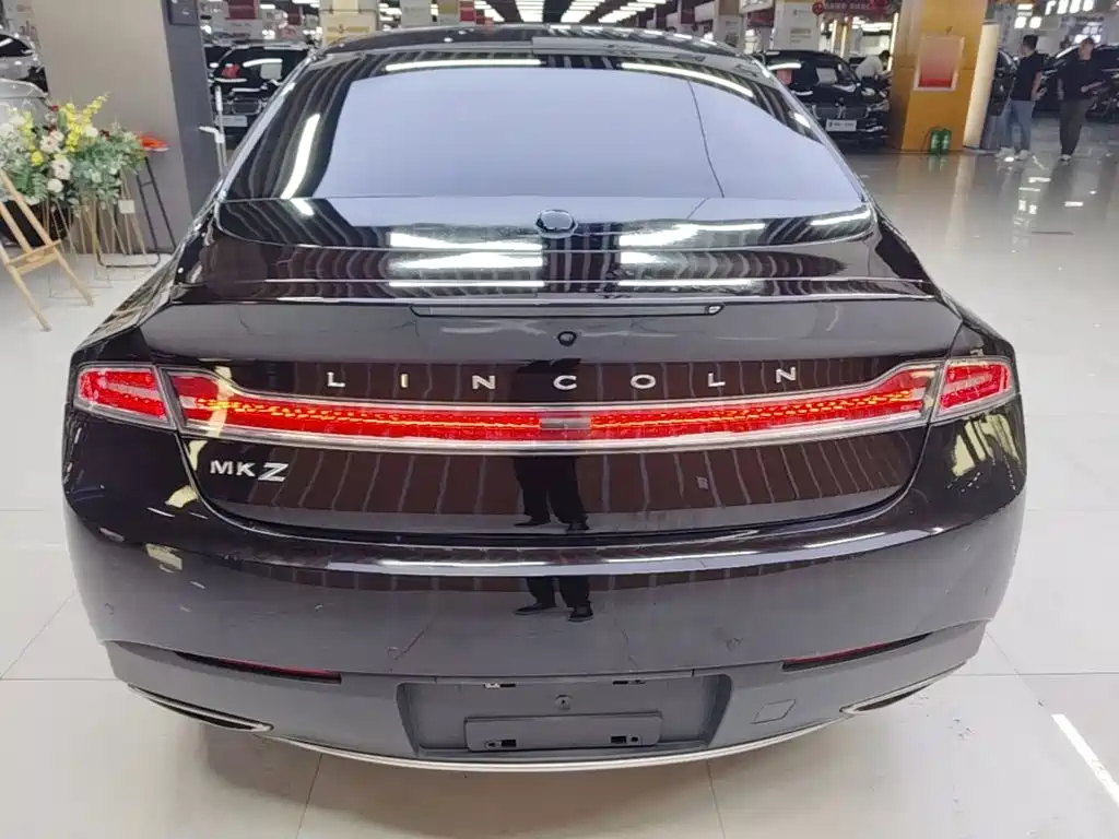 Lincoln MKZ — миниатюра 6
