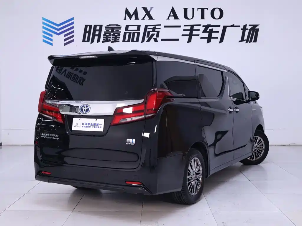 Toyota Alphard — миниатюра 7