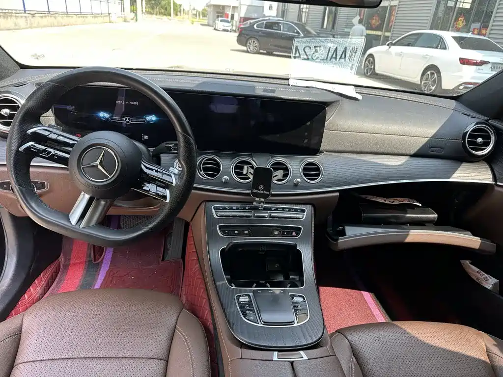 MERCEDES-BENZ E CLASS