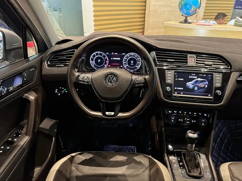 Volkswagen Tiguan L — миниатюра 15