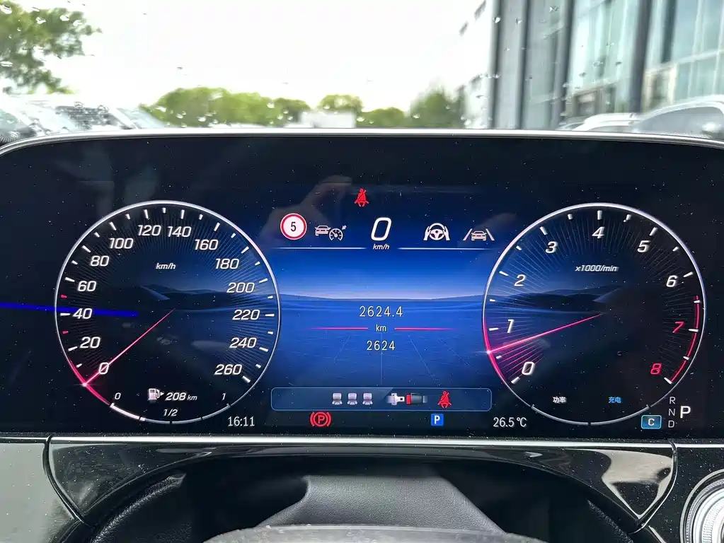 Mercedes-Benz E-Class — миниатюра 17
