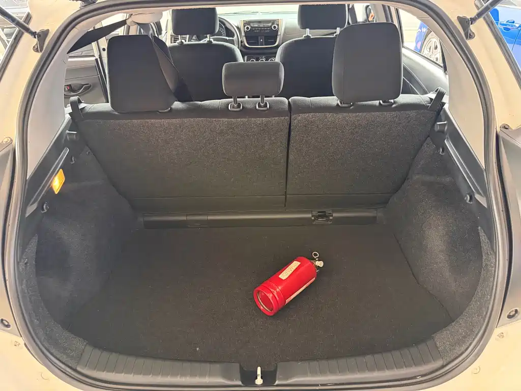 Toyota Yaris L — миниатюра 16