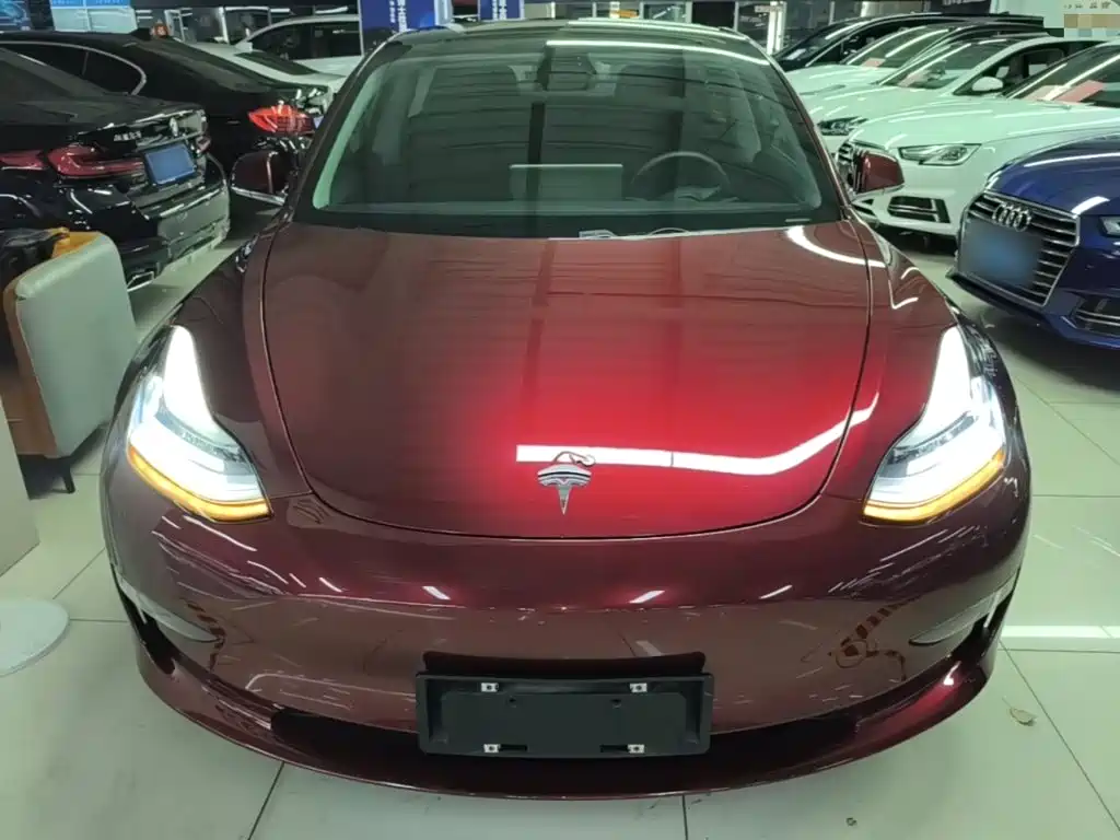 Tesla Model 3 — миниатюра 3