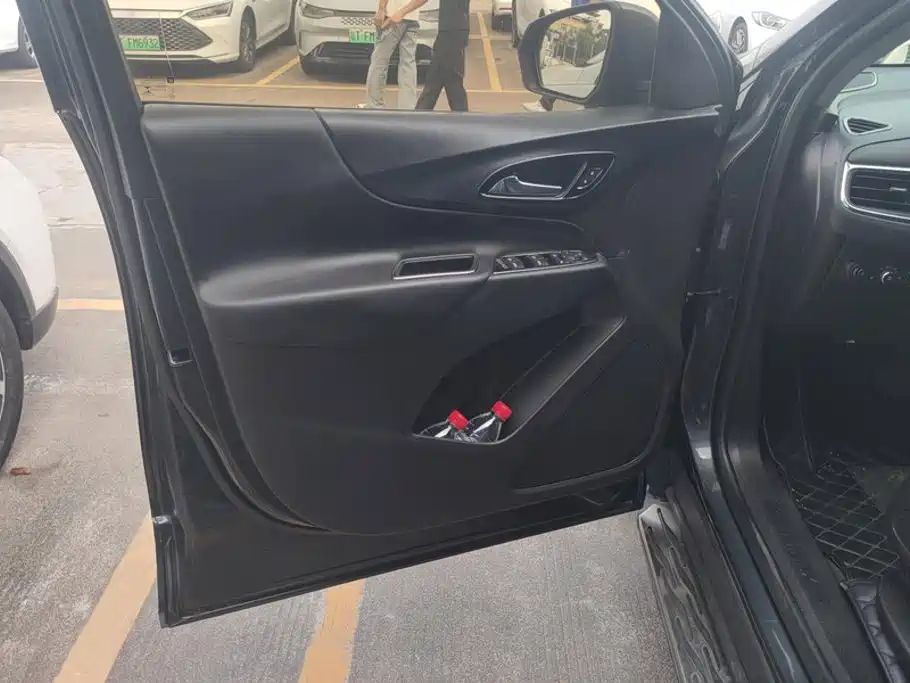 Chevrolet Equinox — миниатюра 7