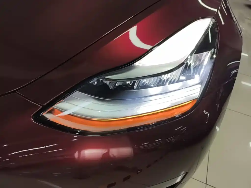 Tesla Model 3 — миниатюра 24