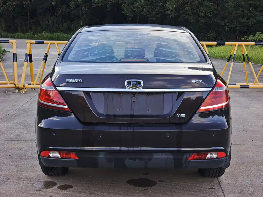 Geely Emgrand — миниатюра 8