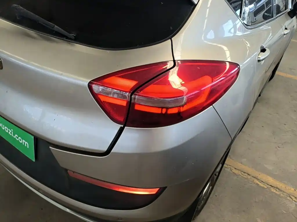 Geely Emgrand GS — миниатюра 8