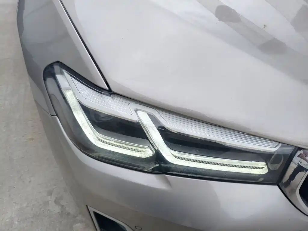 BMW 5 Series — миниатюра 7