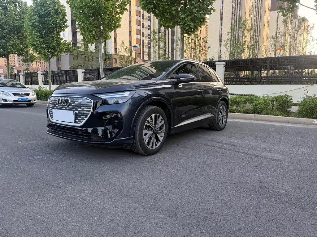 Audi Q4 e-tron 2023