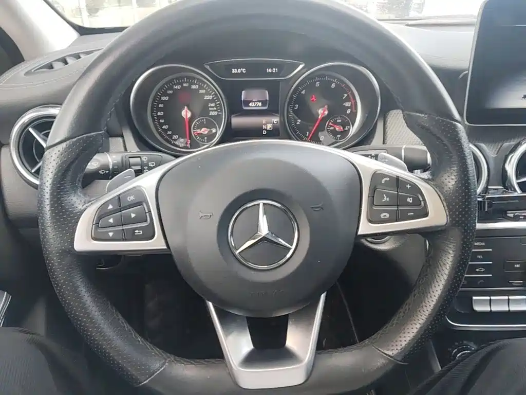 Mercedes-Benz GLA — миниатюра 11