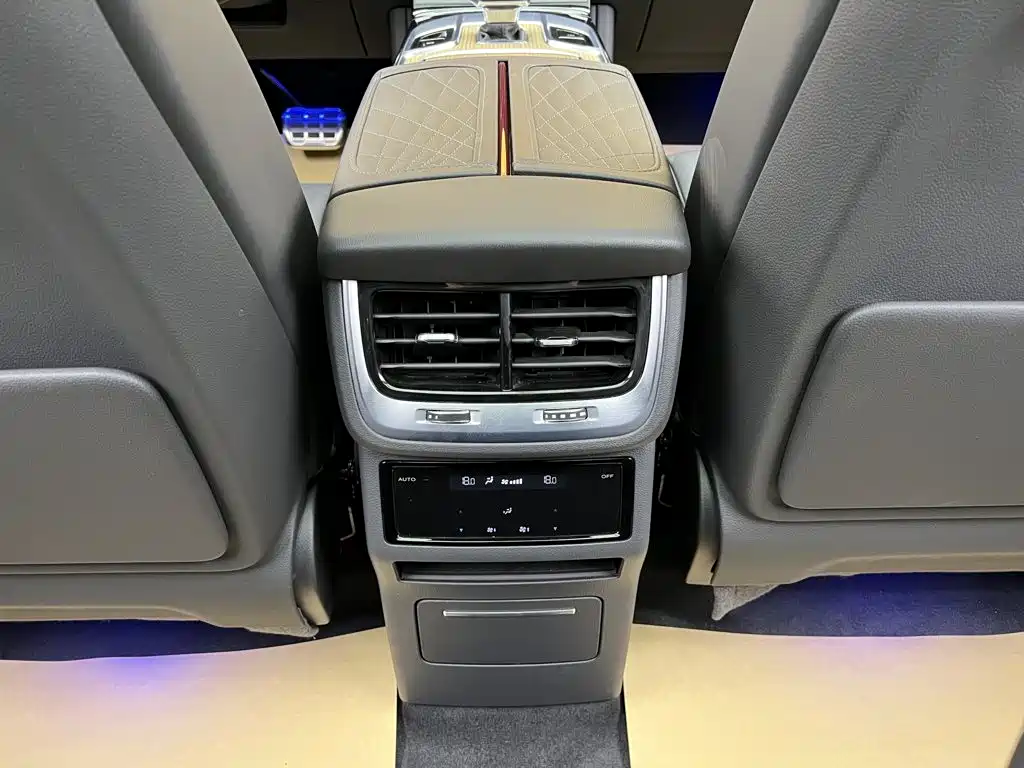 Hongqi Hongqi E-HS9 — миниатюра 13