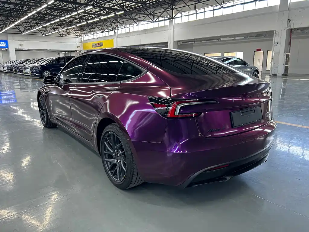 Tesla Model 3 — миниатюра 13