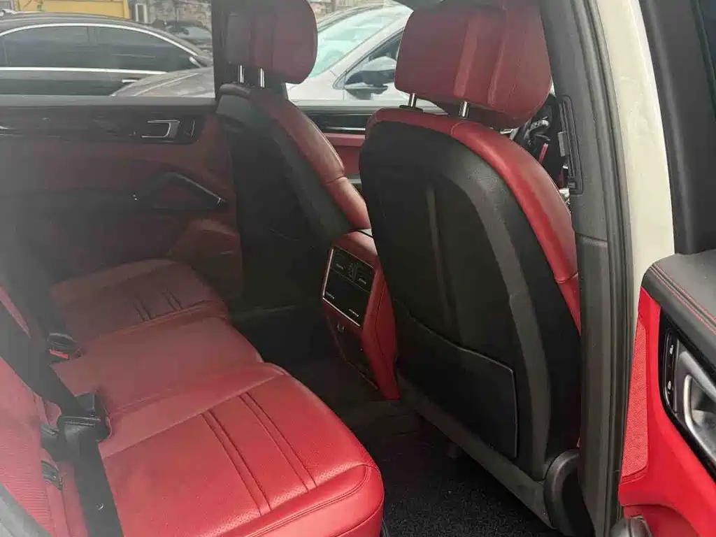 Porsche Cayenne — миниатюра 4