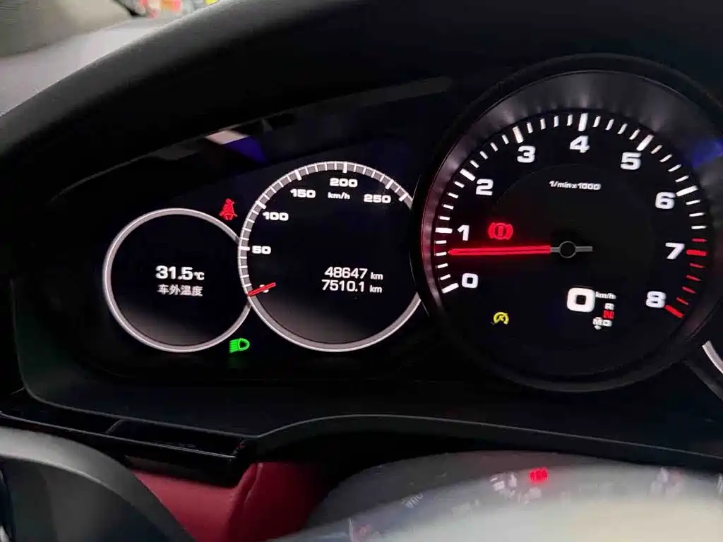 Porsche Cayenne — миниатюра 5