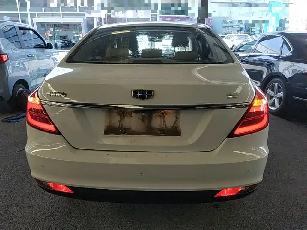 Geely Emgrand — миниатюра 6