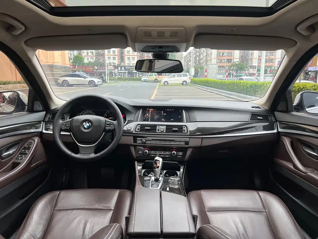 BMW 5 Series — миниатюра 22