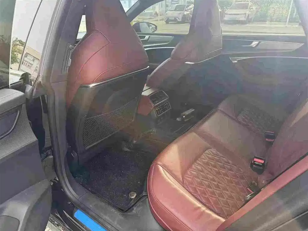 Audi A7L — миниатюра 5