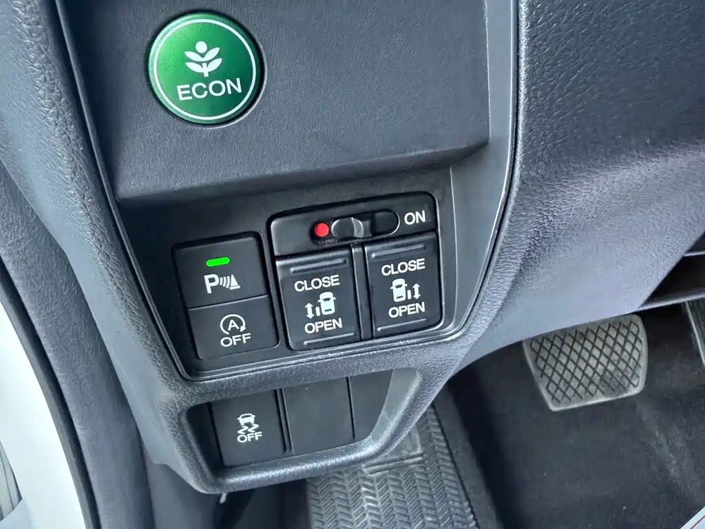Honda Elysion — миниатюра 9