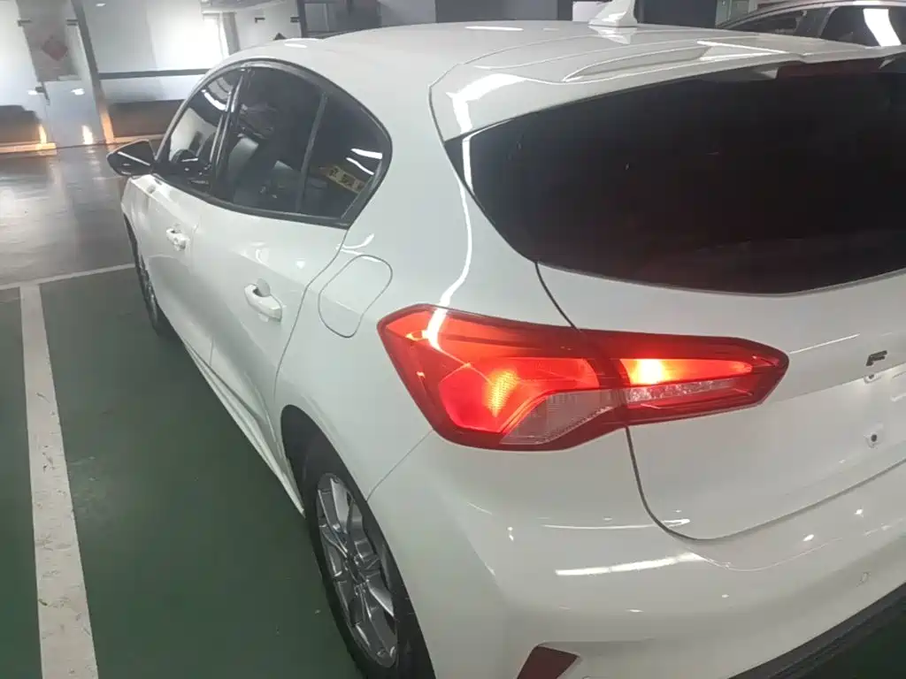 Ford Focus — миниатюра 5
