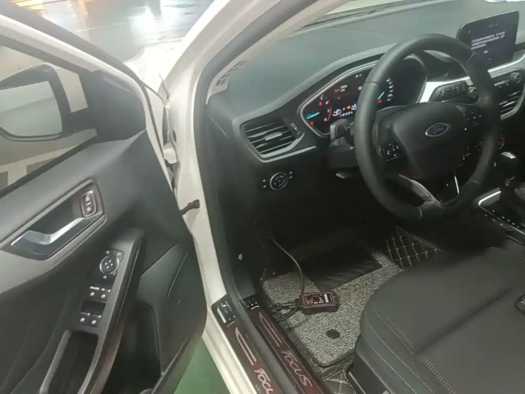 Ford Focus — миниатюра 16