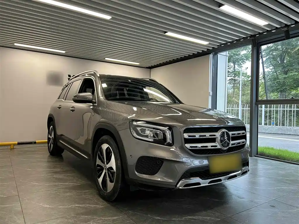 MERCEDES BENZ GLB