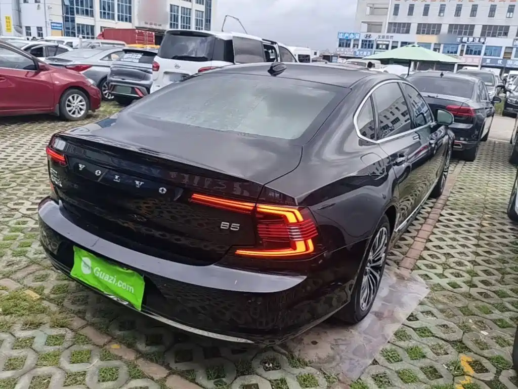 Volvo S90 — миниатюра 7