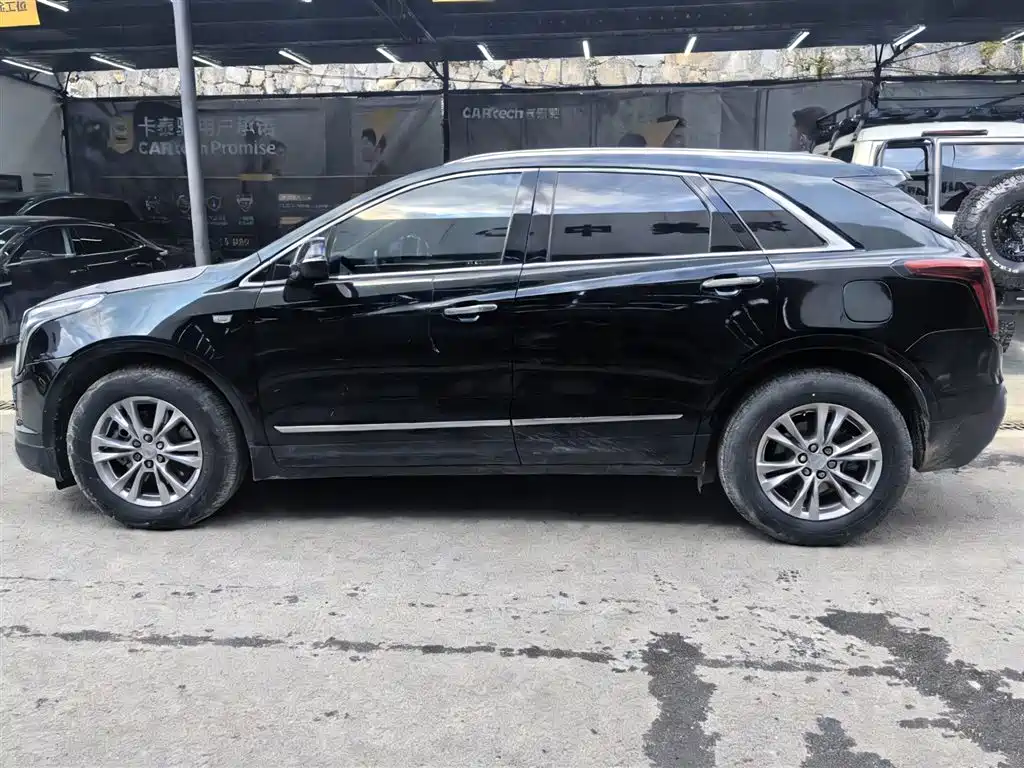CADILLAC XT5