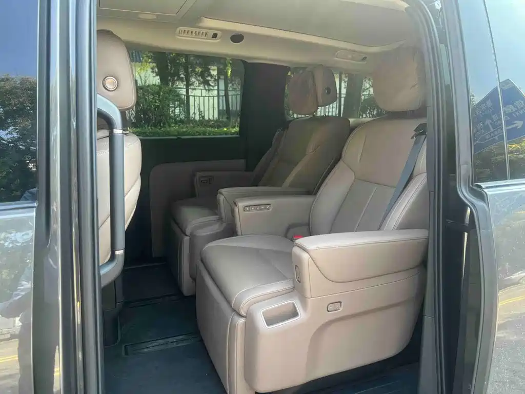 Li Auto Li MEGA — миниатюра 4