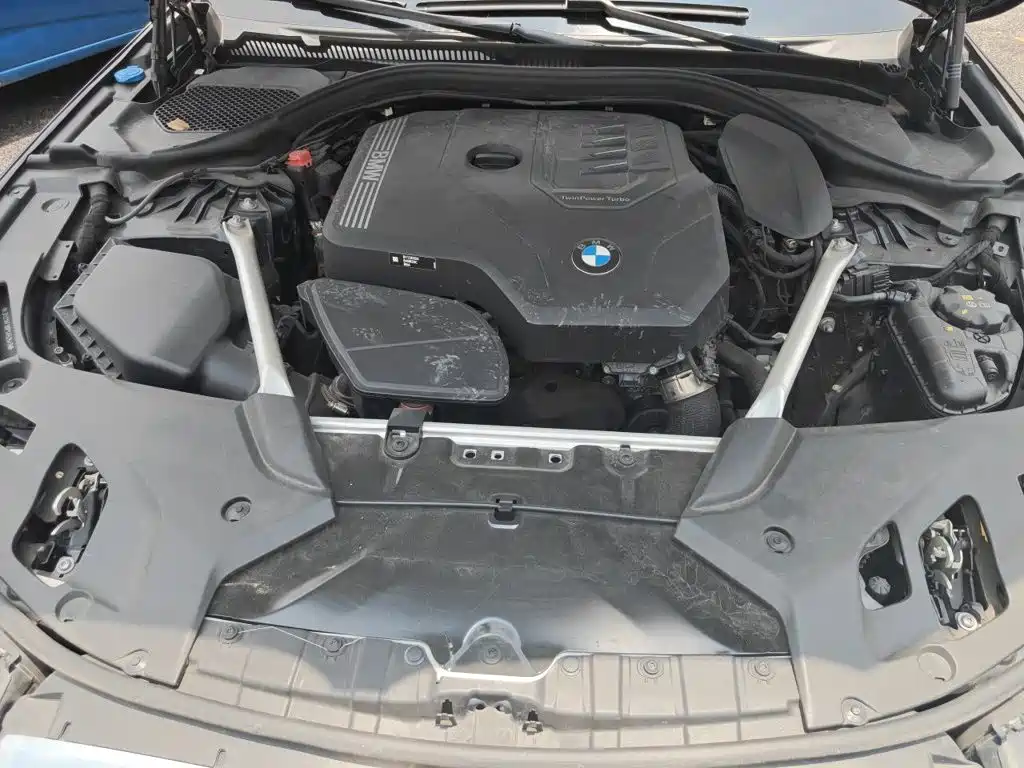 BMW 5 Series — миниатюра 11