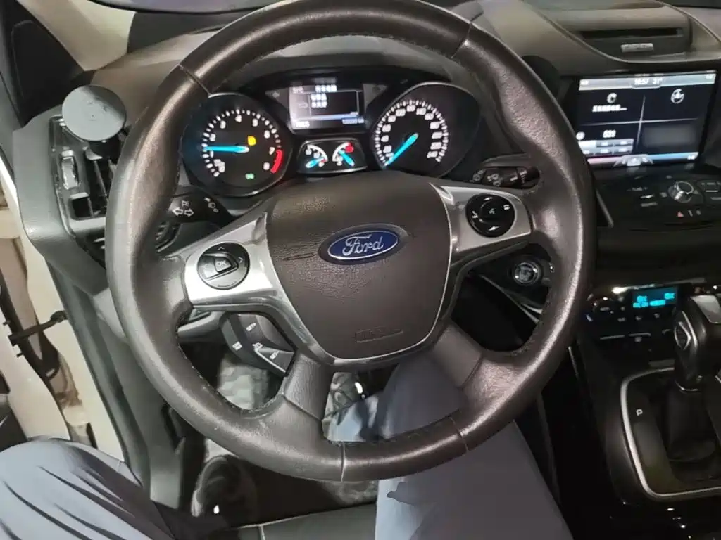 Ford Kuga — миниатюра 11