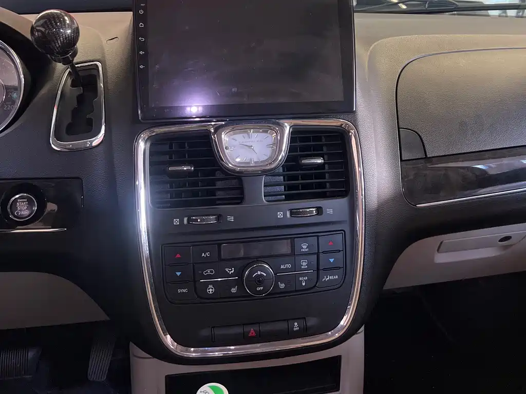 Chrysler Grand Voyager (Import) — миниатюра 15