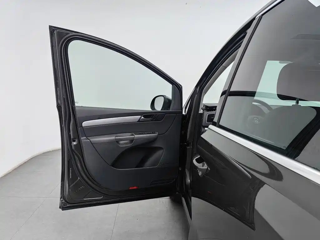 Volkswagen Sharan — миниатюра 8