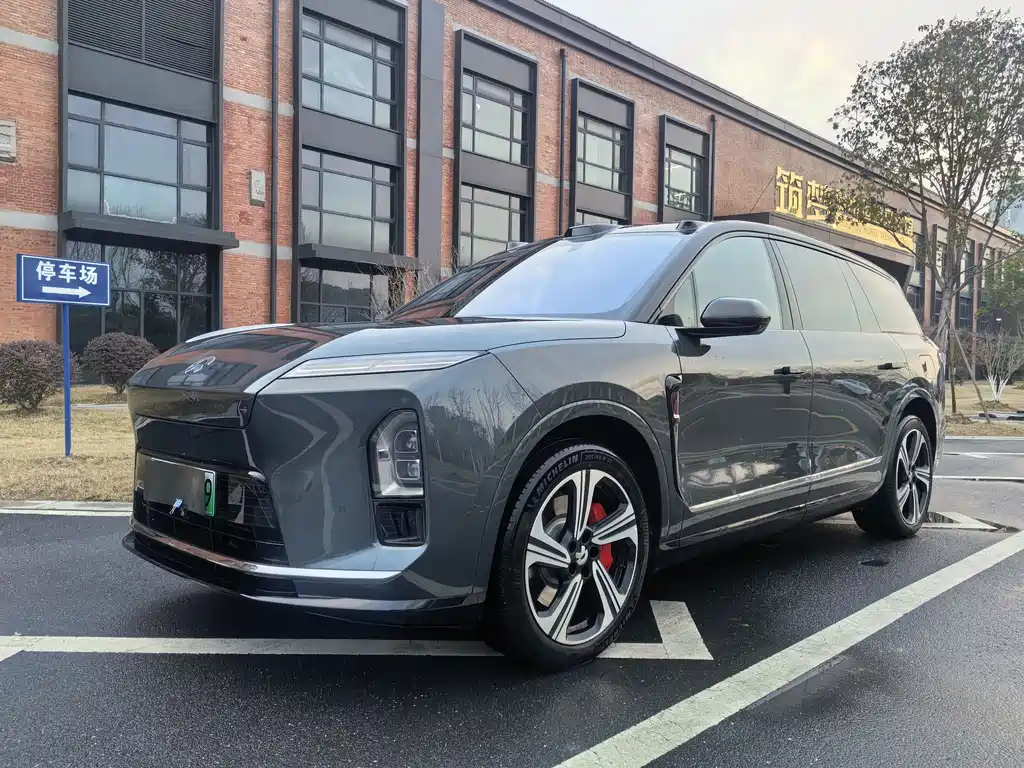 Nio ES8 2025