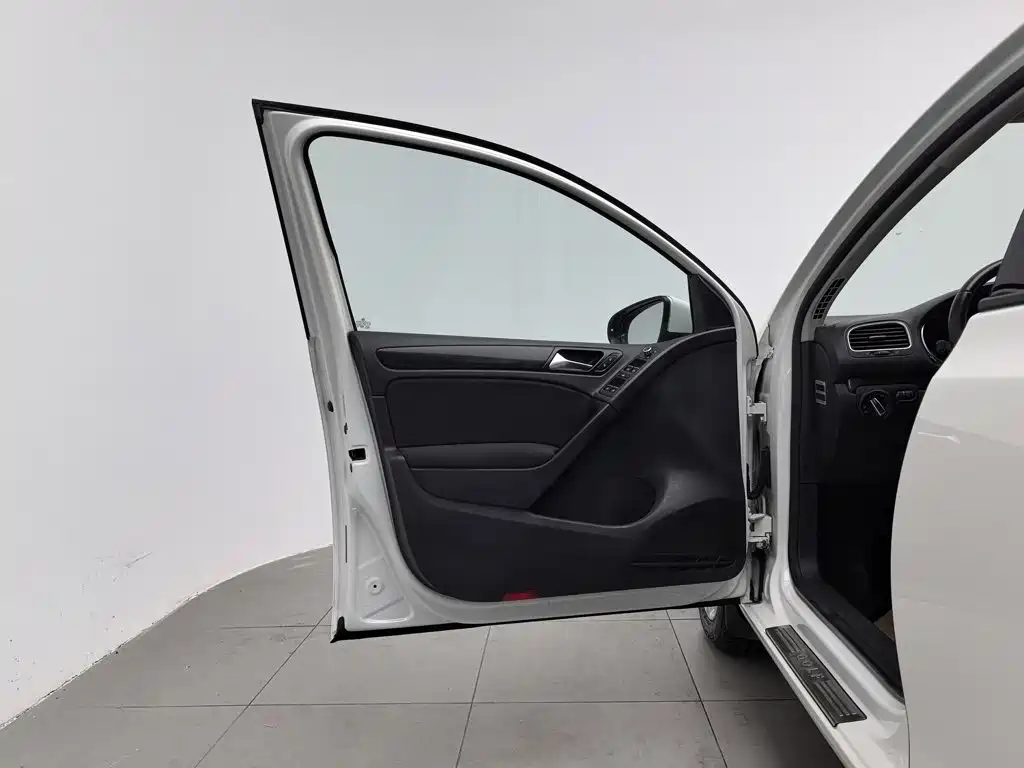 Volkswagen Golf — миниатюра 8