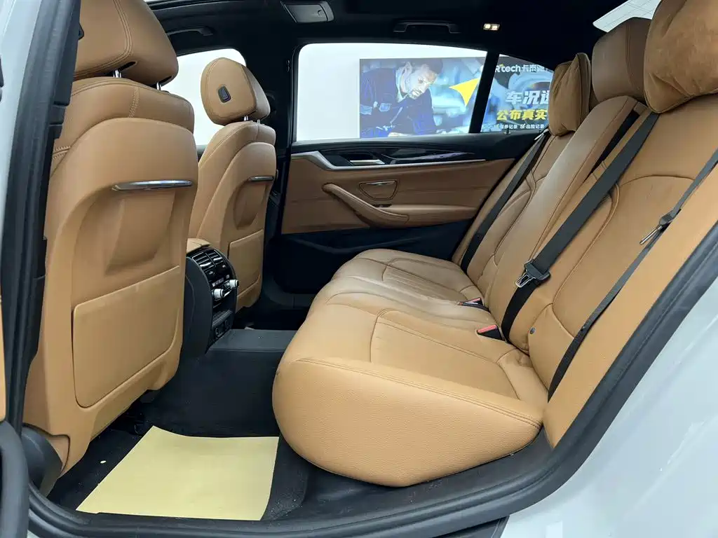 BMW 5 Series — миниатюра 30