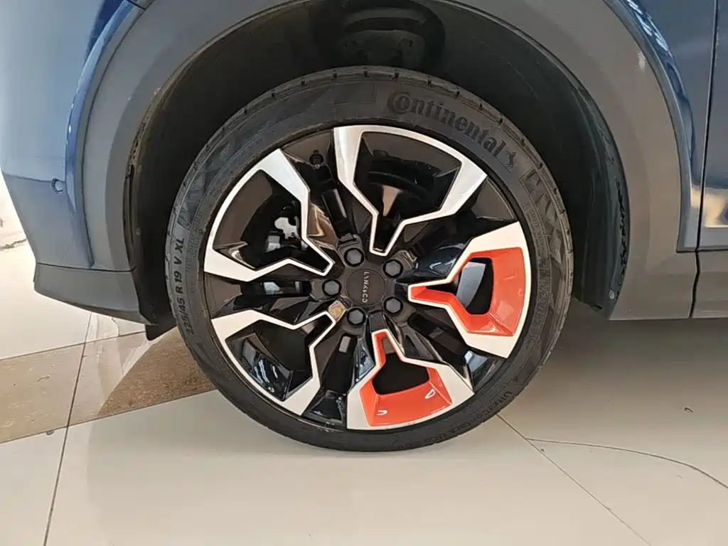 Lynk & Co 06 — миниатюра 23