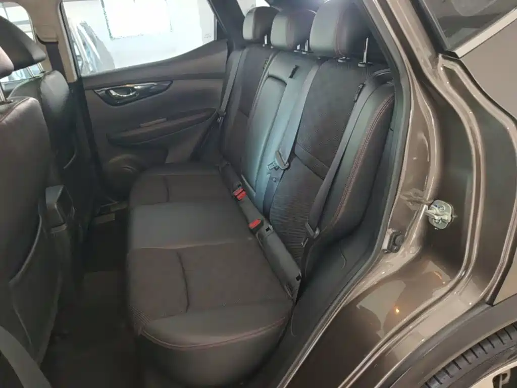 Nissan Qashqai — миниатюра 17