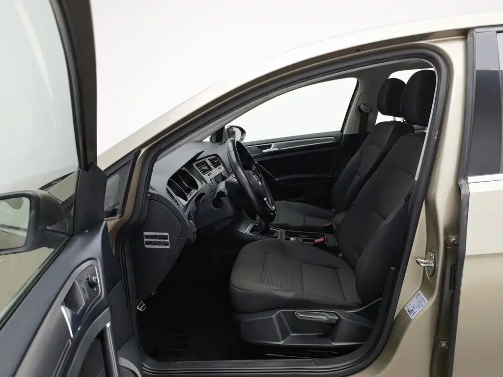 Volkswagen Golf — миниатюра 10