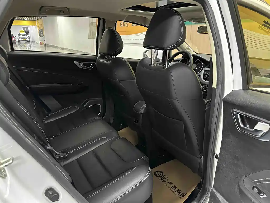 Geely Vision X3 — миниатюра 12