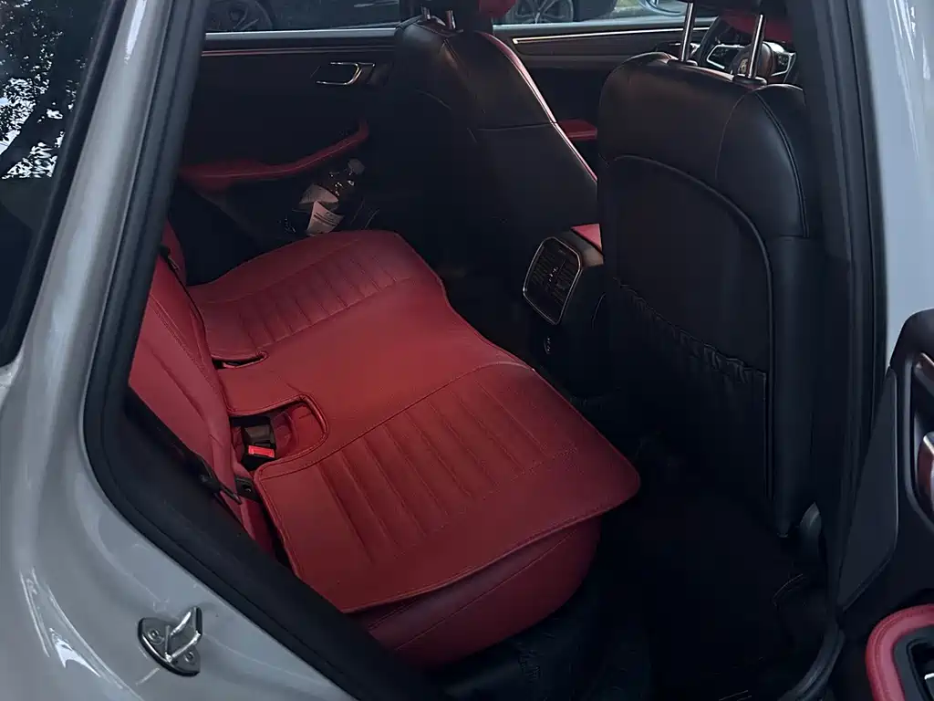 Porsche Macan — миниатюра 10