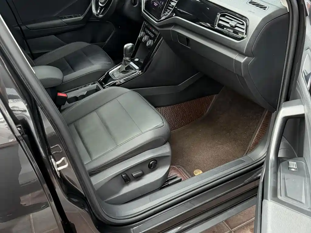 Volkswagen T-Roc — миниатюра 13