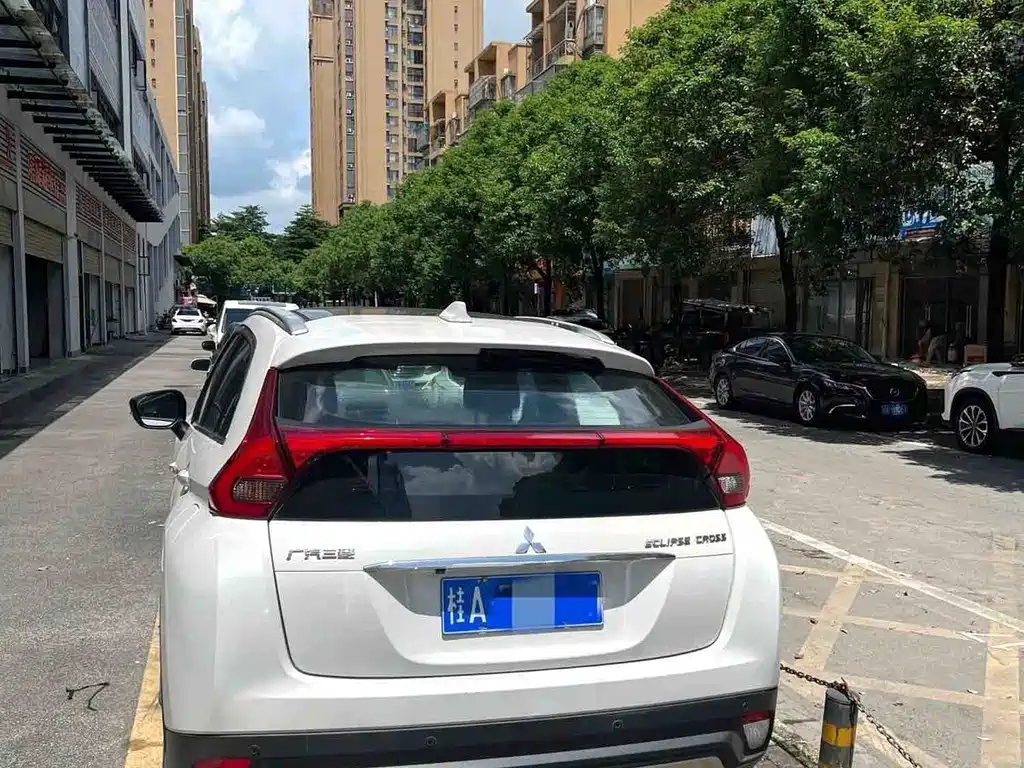 Mitsubishi Eclipse Cross — миниатюра 11