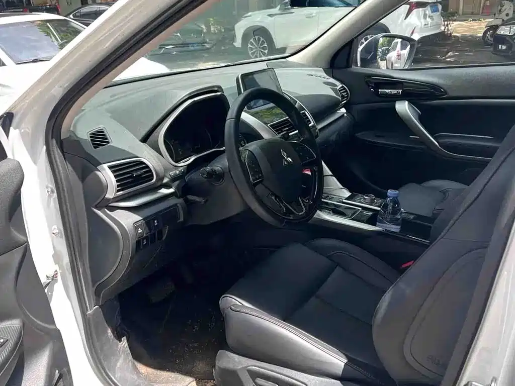 Mitsubishi Eclipse Cross — миниатюра 3