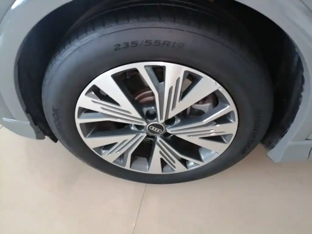 Audi Q4 e-tron — миниатюра 23