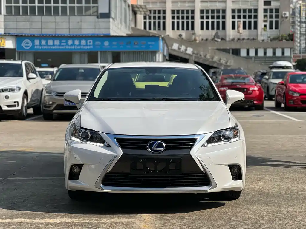 Lexus CT 2014 CT200h Comfort