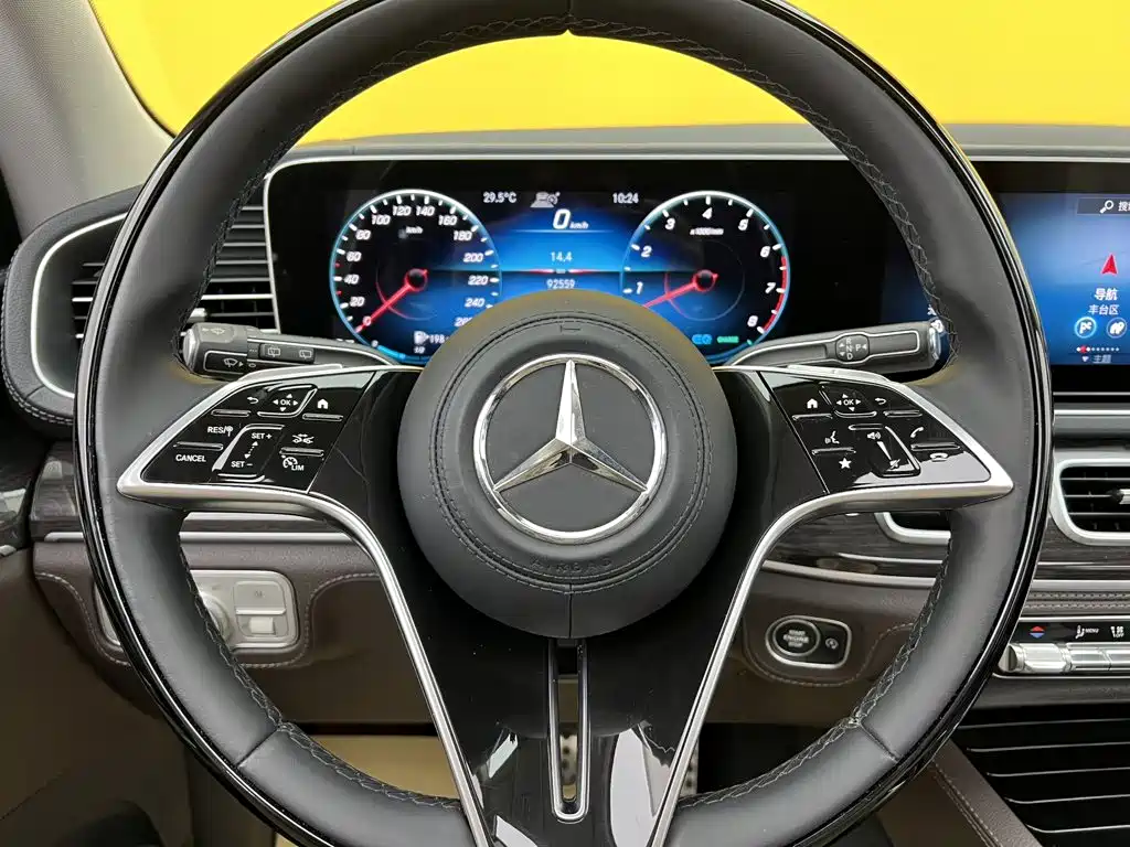Mercedes-Benz GLS — миниатюра 15