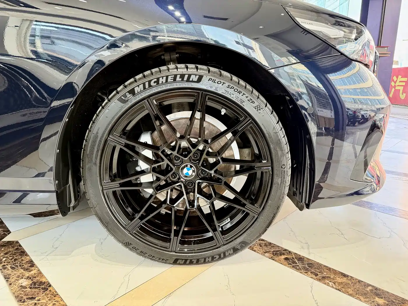 BMW 5 series 2025 Черный из Китая, фото 3