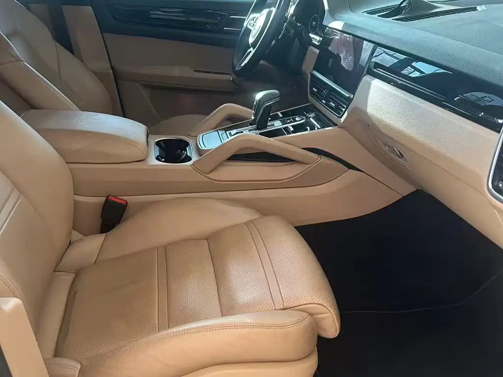Porsche Cayenne — миниатюра 5