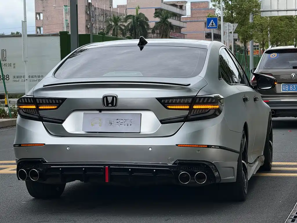 Honda Accord — миниатюра 12