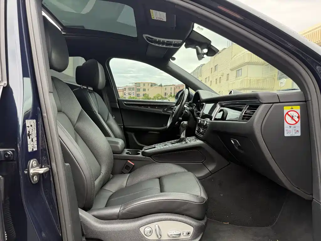 Porsche Macan — миниатюра 9